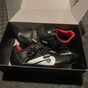 Peleton cycling shoes size 39 or 8.5